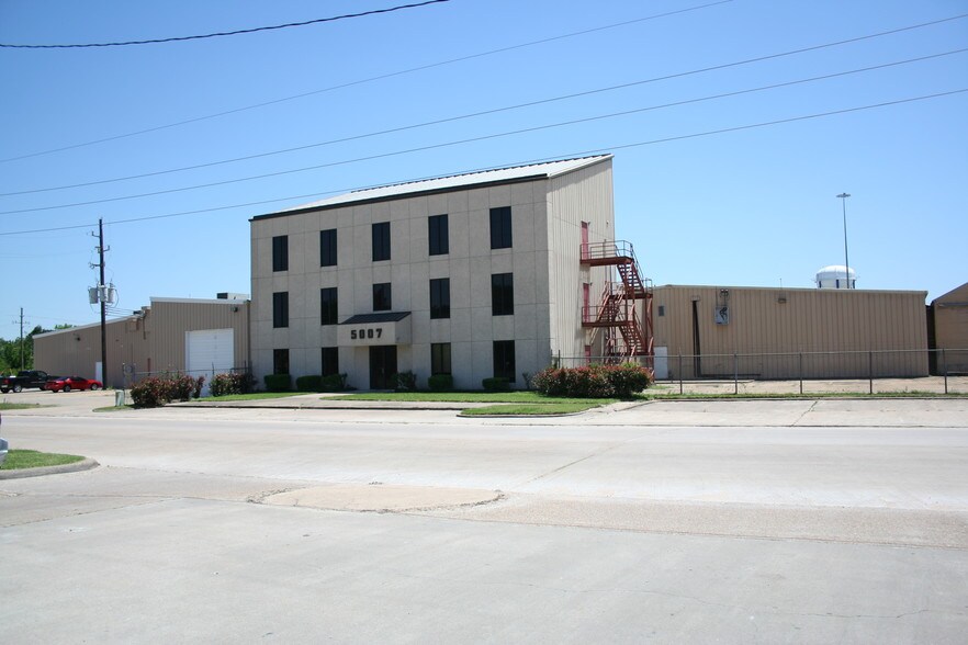 5007 E 3rd St, Katy, TX à louer - Photo de l’immeuble – Image 2 sur 3
