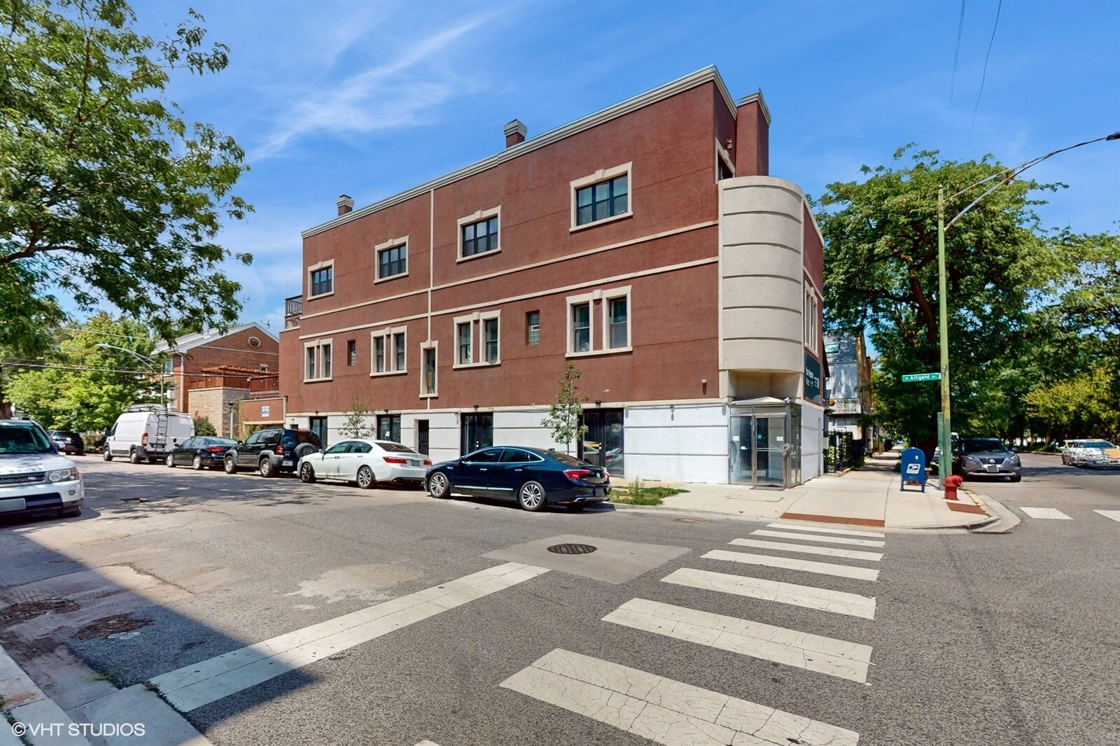 2500 N Ashland Ave, Chicago, IL à louer Photo principale– Image 1 sur 26