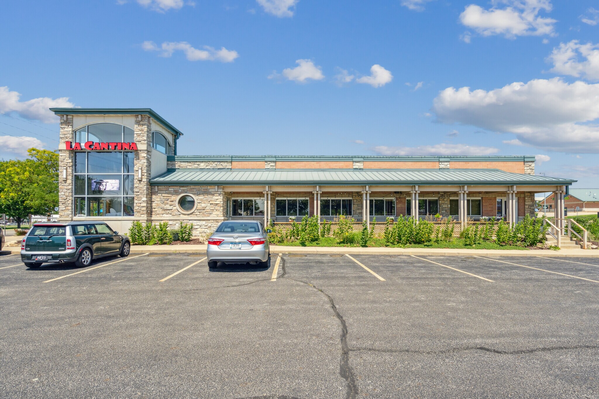 5400 Edgewood Rd NE, Cedar Rapids, IA à vendre Photo de l’immeuble– Image 1 sur 13