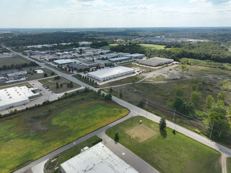 15211 Laethem Dr, Armada, MI à vendre - Photo de l’immeuble – Image 3 sur 10