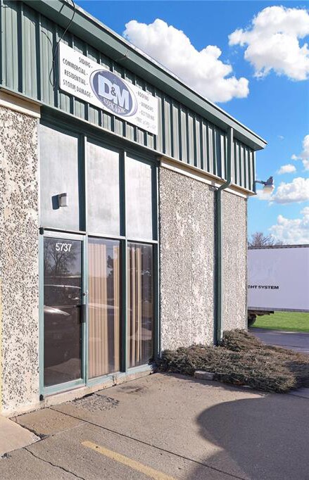 1717-5765 NE 58th Ave, Des Moines, IA à louer Photo principale– Image 1 sur 25