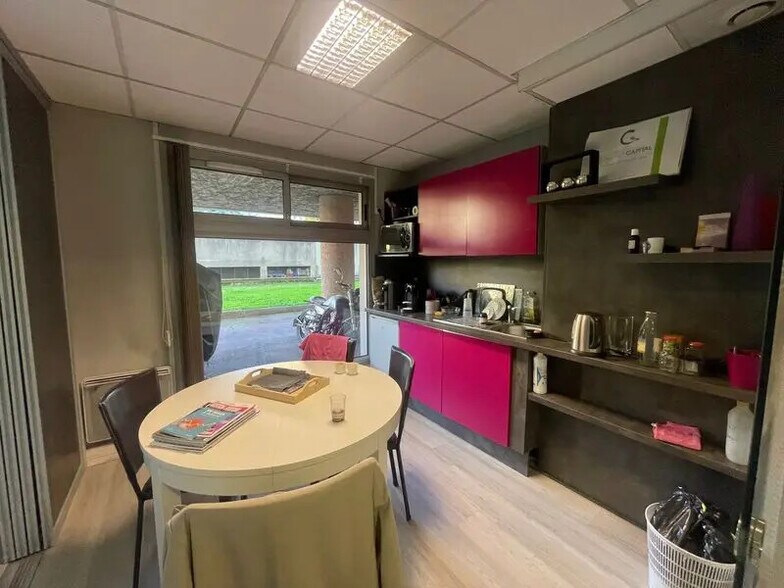 Bureau dans Lyon à vendre - Photo de l’immeuble – Image 2 sur 10
