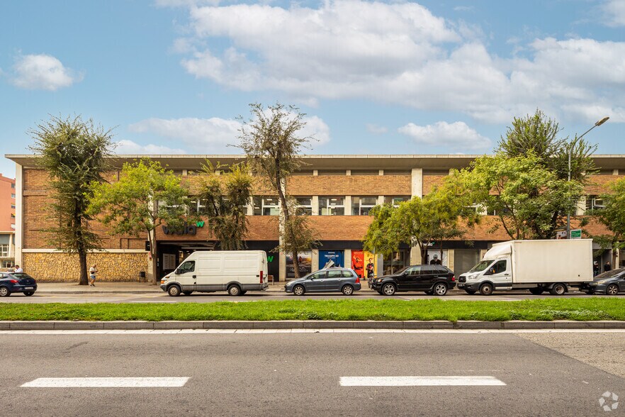 Passeig de la Zona Franca, 191-205, Barcelone, Barcelona à louer - Photo de l’immeuble – Image 2 sur 4