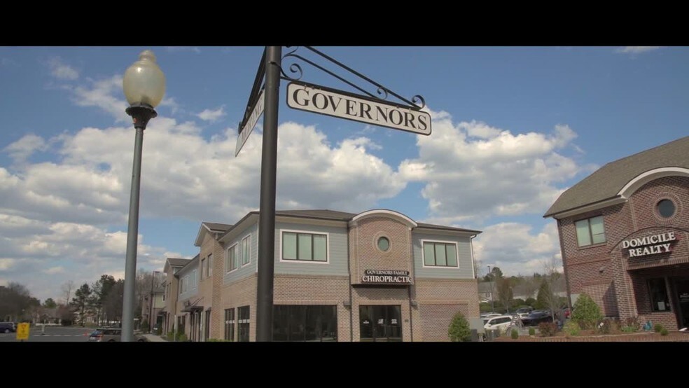 50101 Governors Dr, Chapel Hill, NC à louer - Vidéo sur l’annonce professionnelle – Image 2 sur 47