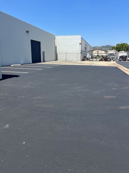 2821 Pomona Blvd, Pomona, CA à louer - Photo de l’immeuble – Image 3 sur 3