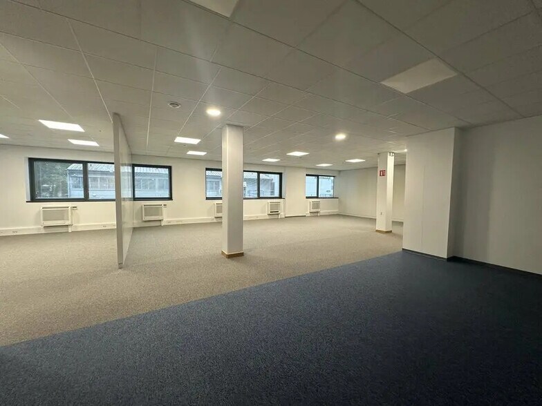 Bureau dans Strasbourg à louer - Photo de l’immeuble – Image 2 sur 8
