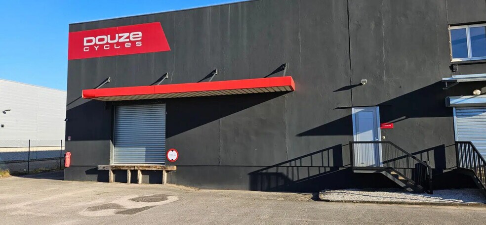 Industriel/Logistique dans Longvic à louer - Photo de l’immeuble – Image 3 sur 5