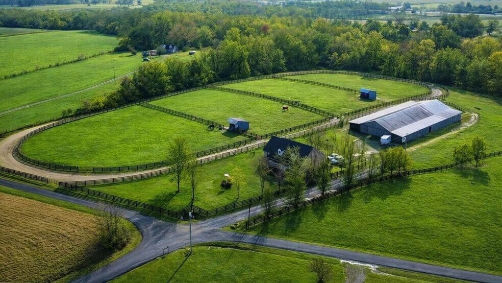 441 Knob View Rd, Russell Springs, KY à vendre - Aérien – Image 2 sur 9