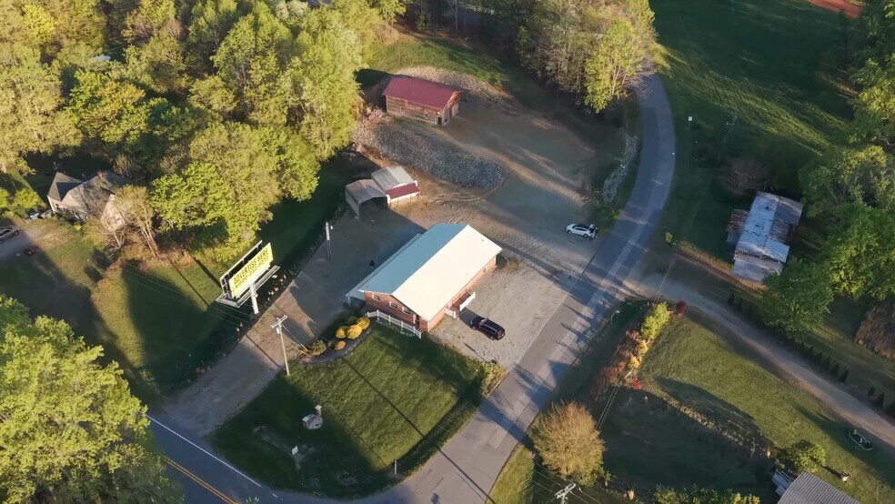 125 Woodhaven Rd, North Wilkesboro, NC à vendre - Vidéo sur l’annonce professionnelle – Image 1 sur 28