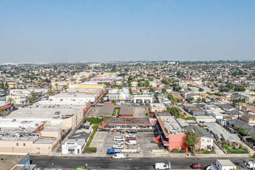 753-759 S Fetterly Ave, Los Angeles, CA à vendre - Photo de l’immeuble – Image 1 sur 12