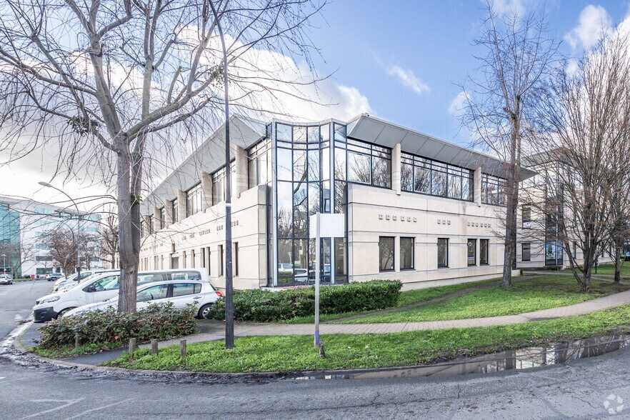 Bureau dans Gennevilliers à vendre - Photo de l’immeuble – Image 3 sur 3