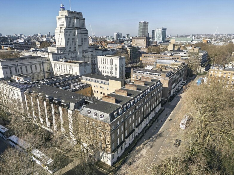 32 Russell Sq, Londres à louer - Photo de l’immeuble – Image 3 sur 4