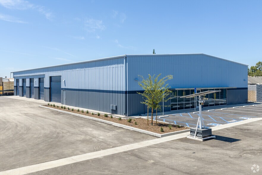 1633 S Campus Ave, Ontario, CA à louer - Photo de l’immeuble – Image 1 sur 15