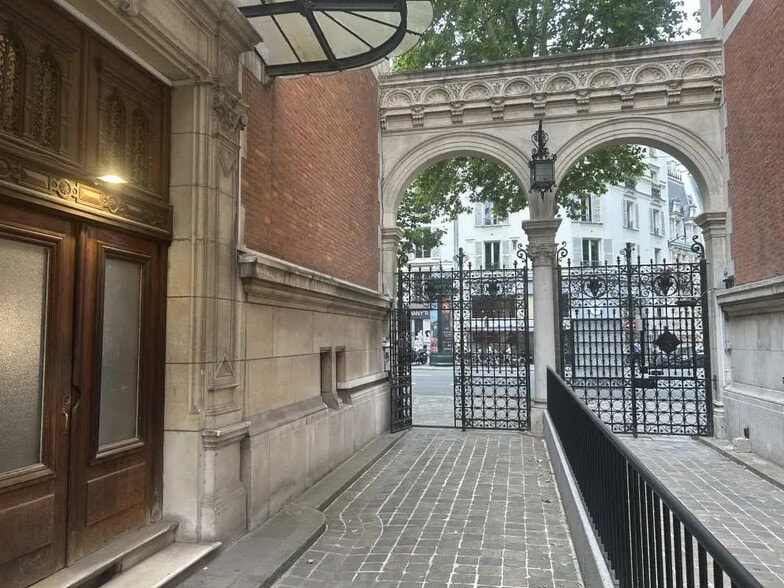 42 Avenue De Villiers, Paris à louer - Photo de l’immeuble – Image 1 sur 8