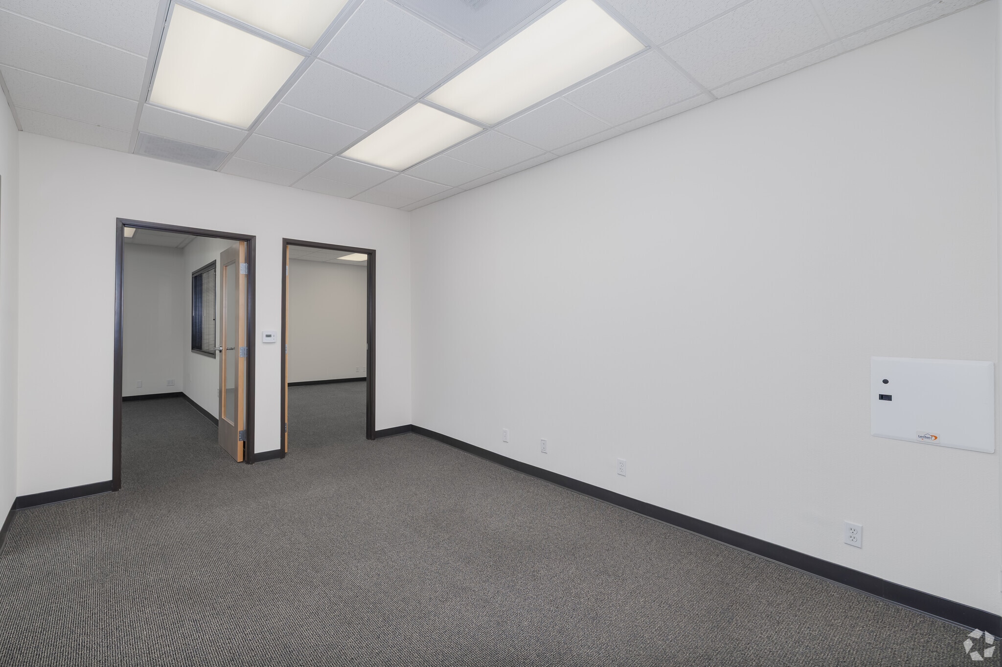 2210 Encinitas Blvd, Encinitas, CA à louer Photo intérieure– Image 1 sur 4