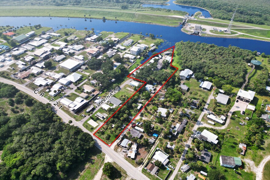 BIG BASS LODGE AND RV PARK + SFH (5) MHP portefeuille de 1 biens à vendre sur LoopNet.fr - Photo de l’immeuble – Image 1 sur 50