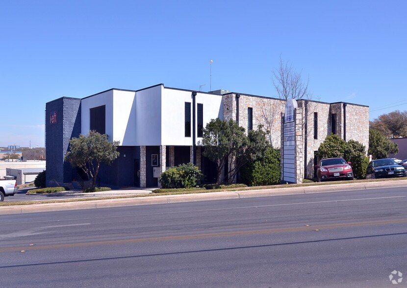 12002 Warfield St, San Antonio, TX à louer - Photo principale – Image 1 sur 10