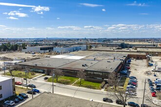 5775 Rue Ferrier, Mont-Royal, QC - Vue aérienne  vue de carte