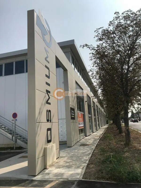 Plus de détails pour 1-5 Avenue De Bordeaux, Carbon-Blanc - Local commercial à vendre