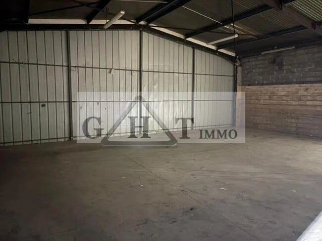 Plus de détails pour Bureau, Industriel/Logistique à louer