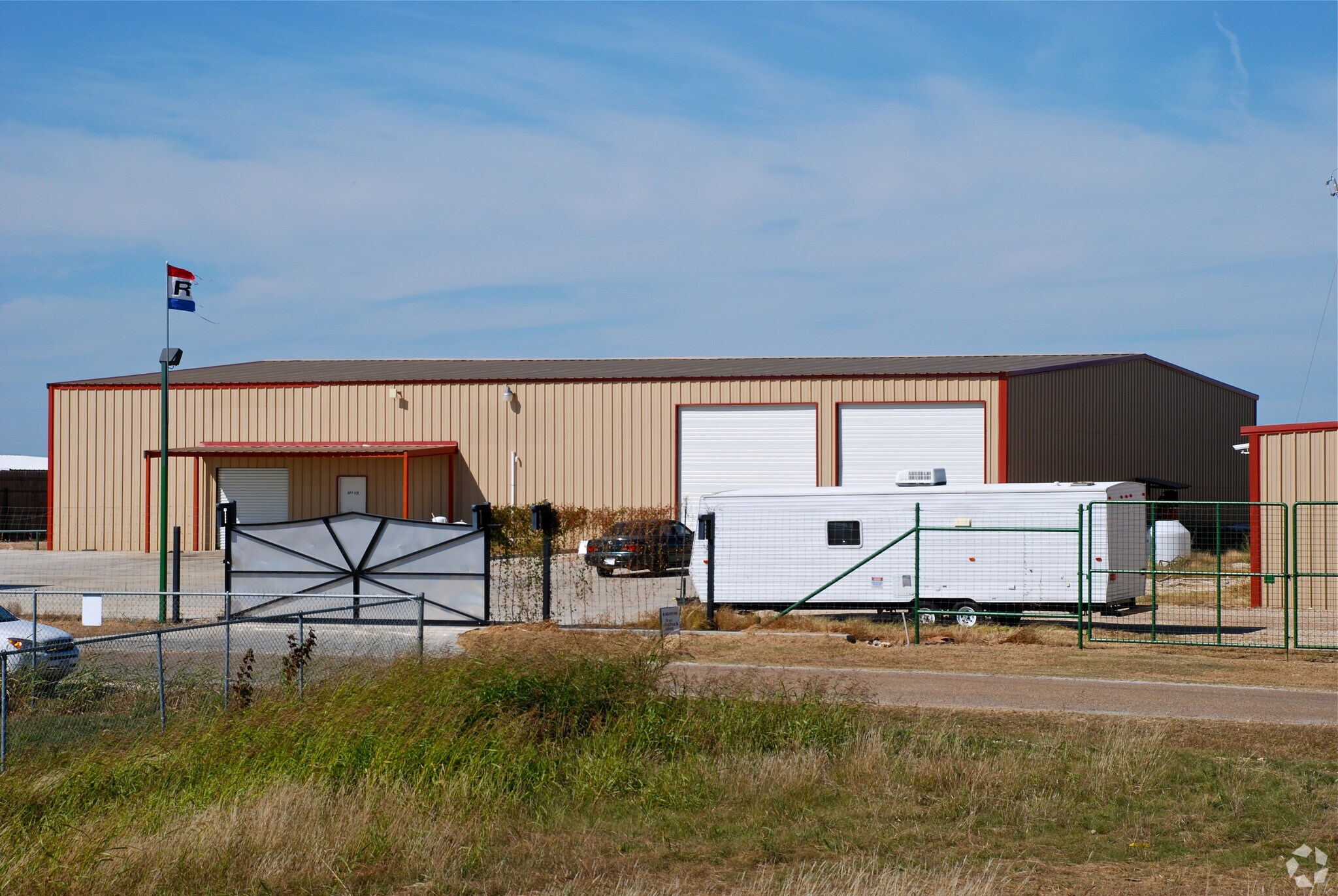 1002 Highland Rd, Cleburne, TX à louer Photo de l’immeuble– Image 1 sur 2