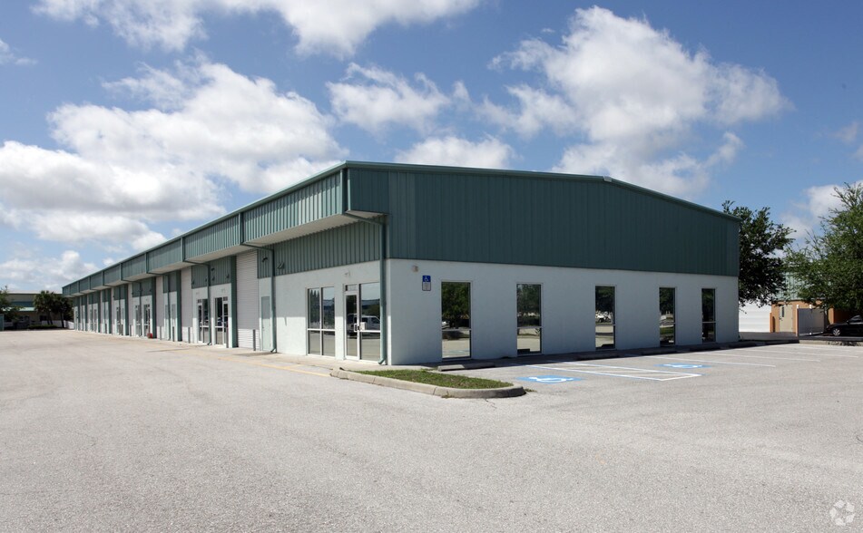 8281-8297 Blaikie Ct, Sarasota, FL à louer - Photo de l’immeuble – Image 3 sur 3