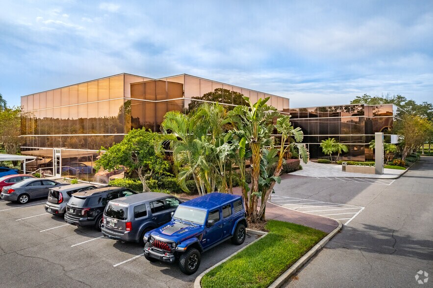3903 Northdale Blvd, Tampa, FL à louer - Photo de l’immeuble – Image 3 sur 5