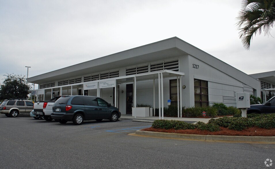1217 Airport Rd, Destin, FL à louer - Photo de l’immeuble – Image 2 sur 10