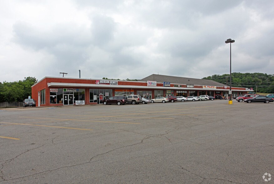 2401-2443 W Kiest Blvd, Dallas, TX à louer - Photo de l’immeuble – Image 3 sur 4