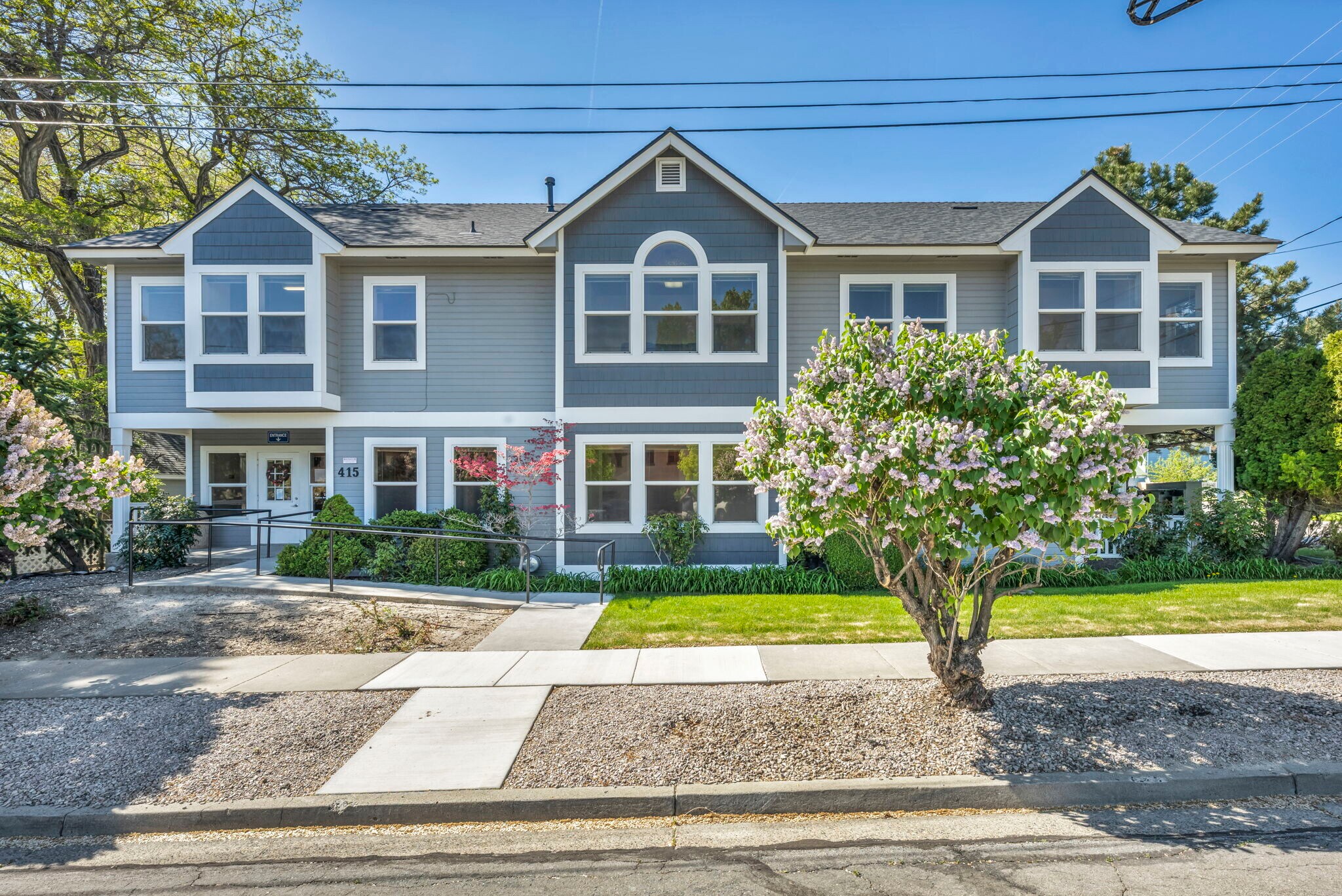 415 W Sophia St, Carson City, NV à louer Photo principale– Image 1 sur 18