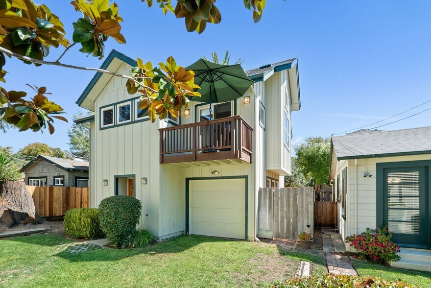 518 Capitola Ave, Capitola, CA à vendre - Photo de l’immeuble – Image 2 sur 55