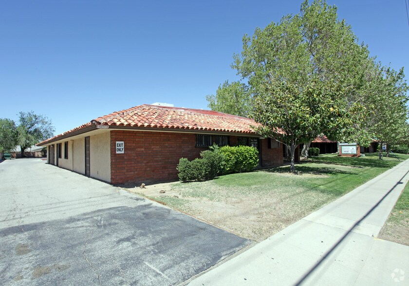 43823-43843 10th St W, Lancaster, CA à louer - Photo de l’immeuble – Image 3 sur 10