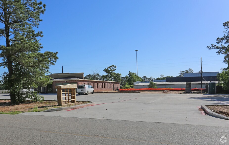 26406 Oak Ridge Dr, The Woodlands, TX à vendre - Photo de l’immeuble – Image 2 sur 10