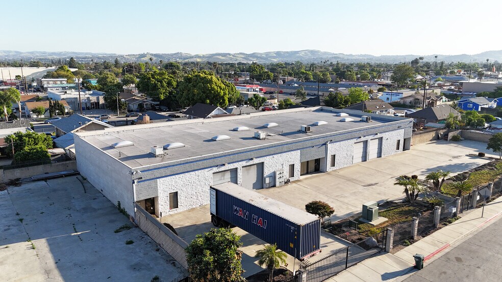 1256 E 3rd St, Pomona, CA à vendre - Photo de l’immeuble – Image 3 sur 9