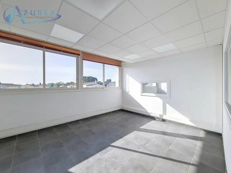 Bureau dans Biot à louer - Photo de l’immeuble – Image 3 sur 11