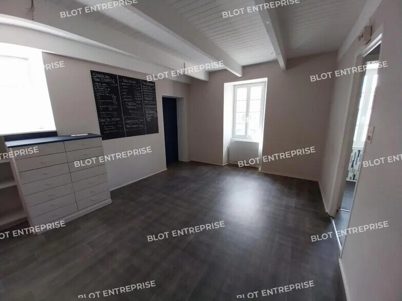 Local commercial dans Landerneau à vendre - Photo intérieure – Image 2 sur 10