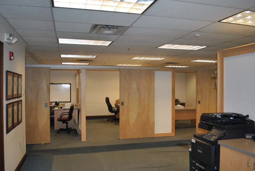 1361 E 55th St, Cleveland, OH à vendre - Photo de l’immeuble – Image 2 sur 7