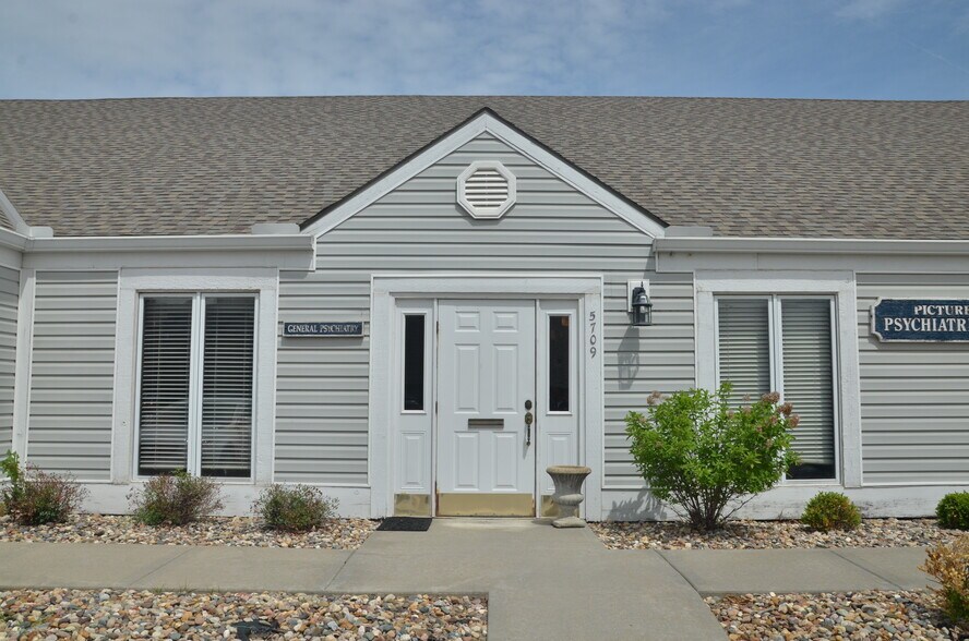 5703-5713 NW 64th Ter, Kansas City, MO à vendre - Photo de l’immeuble – Image 3 sur 5