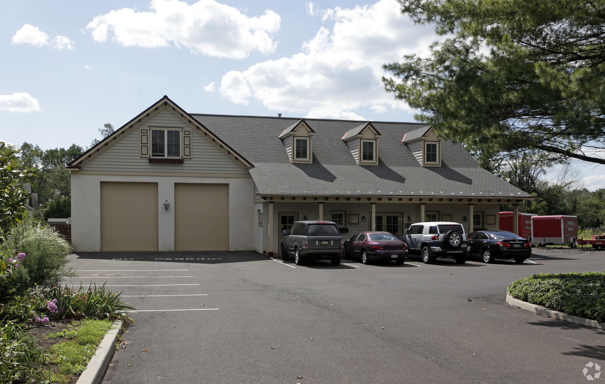 561 Durham Rd, Wrightstown, PA à louer Photo de l’immeuble– Image 1 sur 3