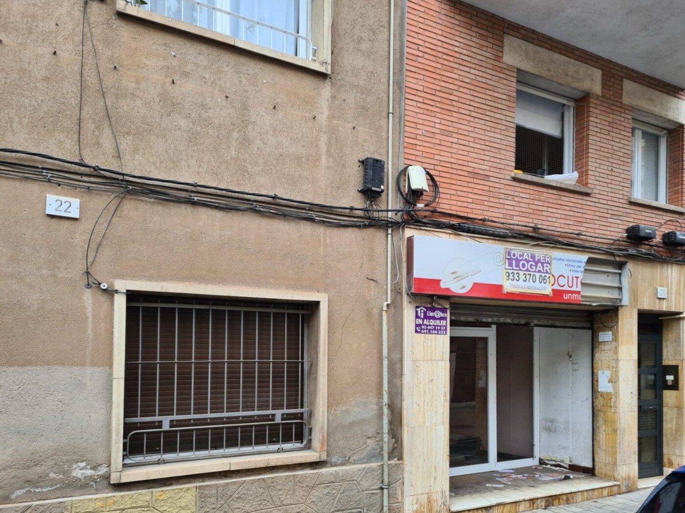 Local commercial dans L'Hospitalet de Llobregat, Barcelona à louer Photo de l’immeuble– Image 1 sur 9