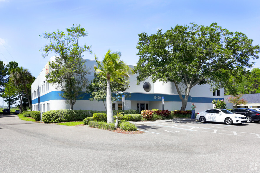 2420 Enterprise Rd, Clearwater, FL à louer - Photo principale – Image 1 sur 10