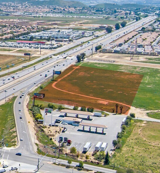 Patricia Ln, Perris, CA à vendre - Photo principale – Image 1 sur 4