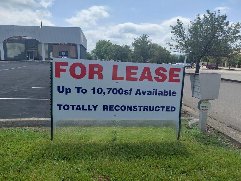 81 Mall Rd, Somerset, KY à louer - Photo de l’immeuble – Image 2 sur 2