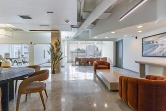 1680 Meridian Ave, Miami Beach, FL à louer Photo intérieure– Image 1 sur 18