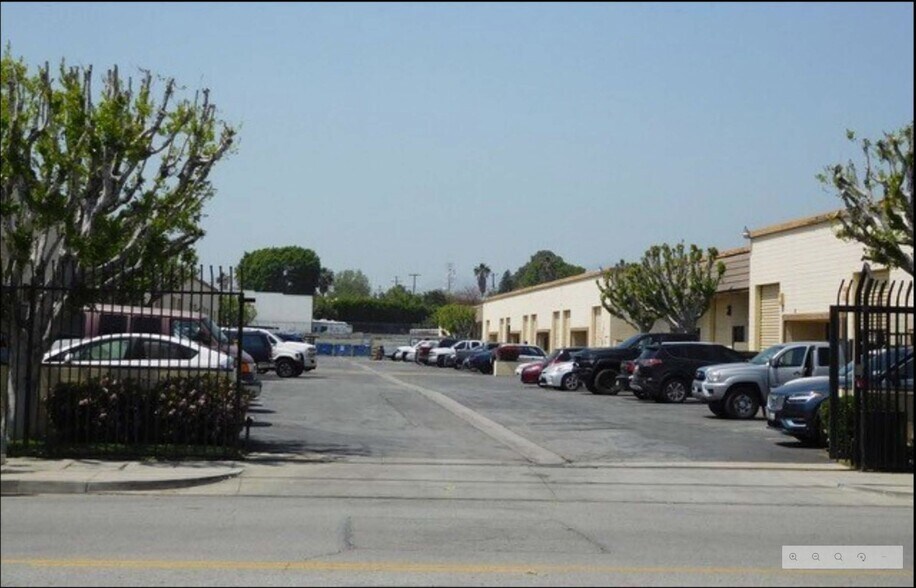 12455 Branford St, Pacoima, CA à louer - Photo de l’immeuble – Image 3 sur 20