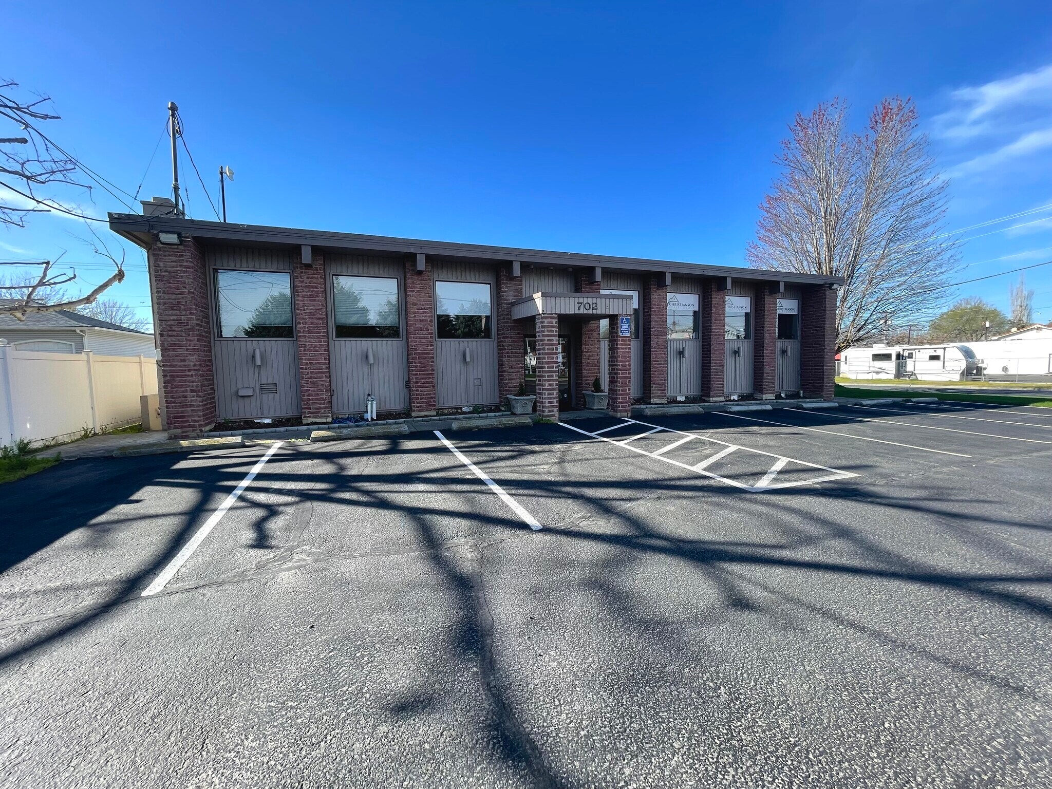 702 E Main St, Hermiston, OR à vendre Photo principale– Image 1 sur 18