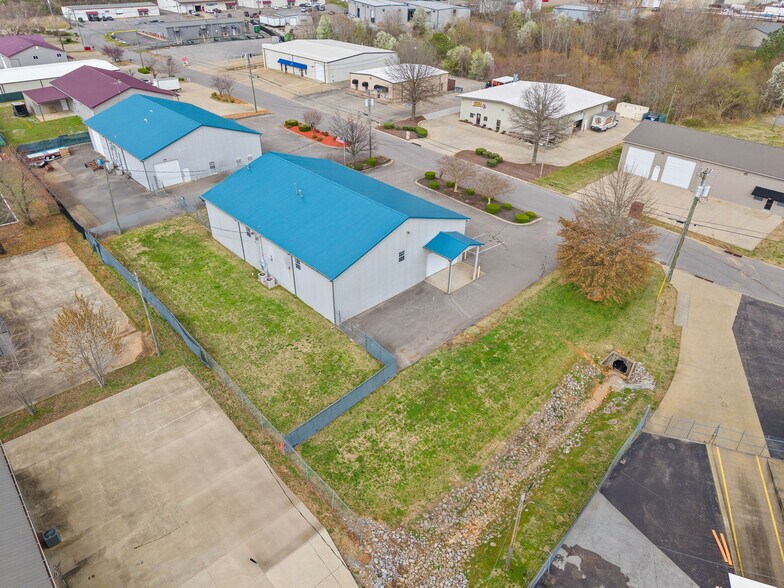 1799 Alpine Dr, Clarksville, TN à louer - Photo de l’immeuble – Image 3 sur 49