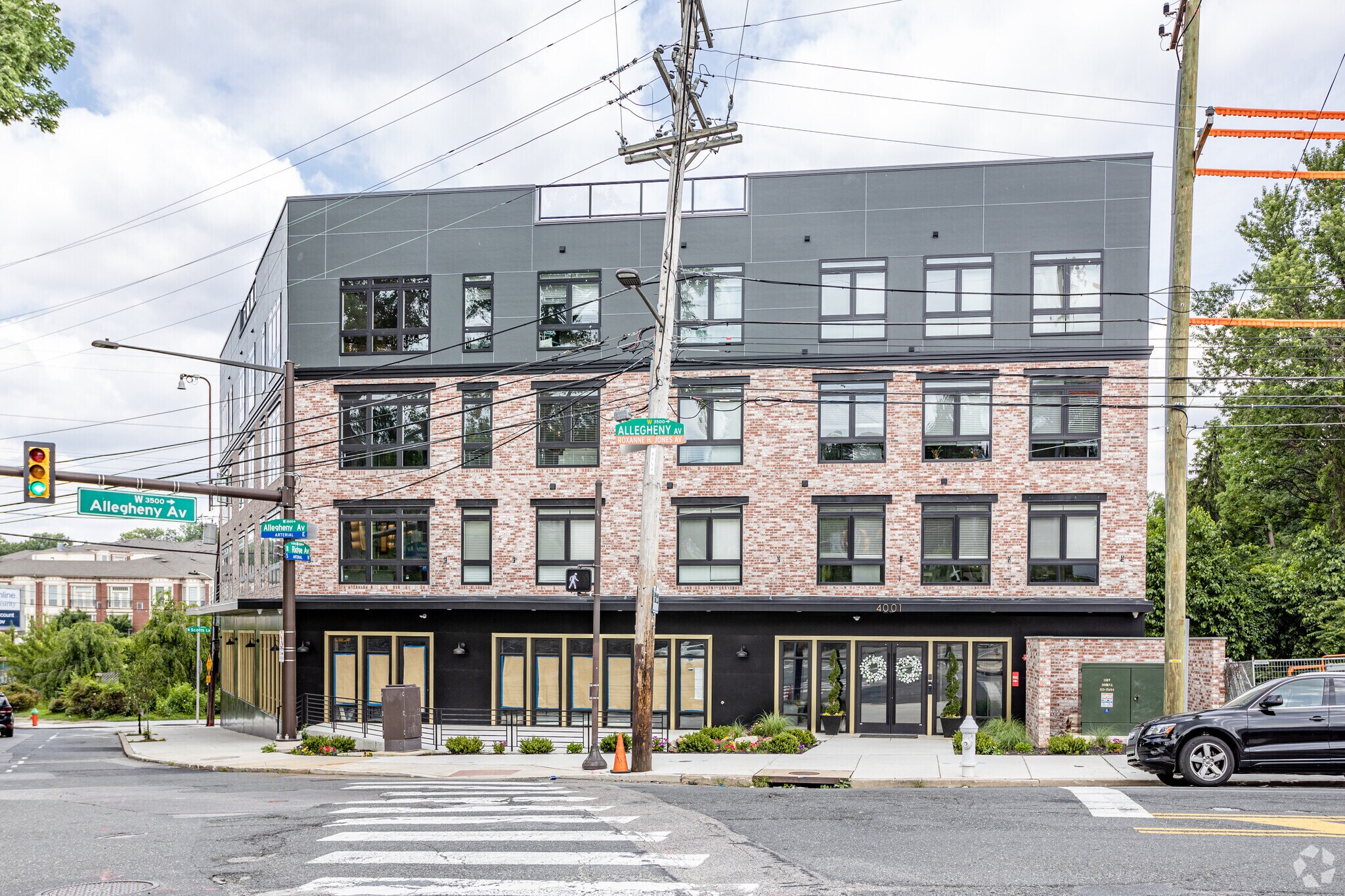 4001 Ridge Ave, Philadelphia, PA à louer Photo principale– Image 1 sur 7