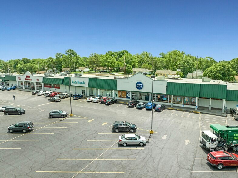 8027-8135 State Ave, Kansas City, KS à louer - Photo de l’immeuble – Image 2 sur 5