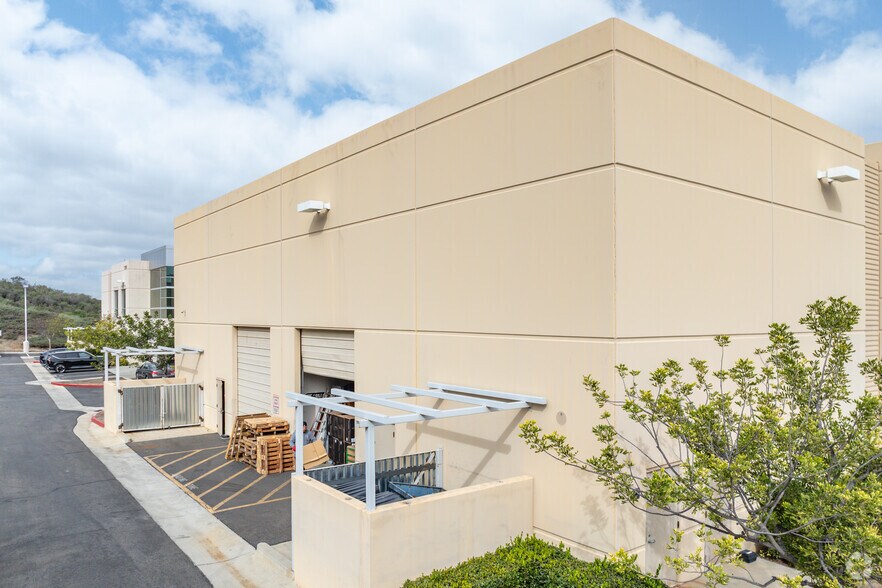 27321-27327 Via Industria, Temecula, CA à louer - Photo de l’immeuble – Image 3 sur 26